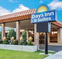 Days Inn  Suites by Wyndham Logan - Tourism Bookings