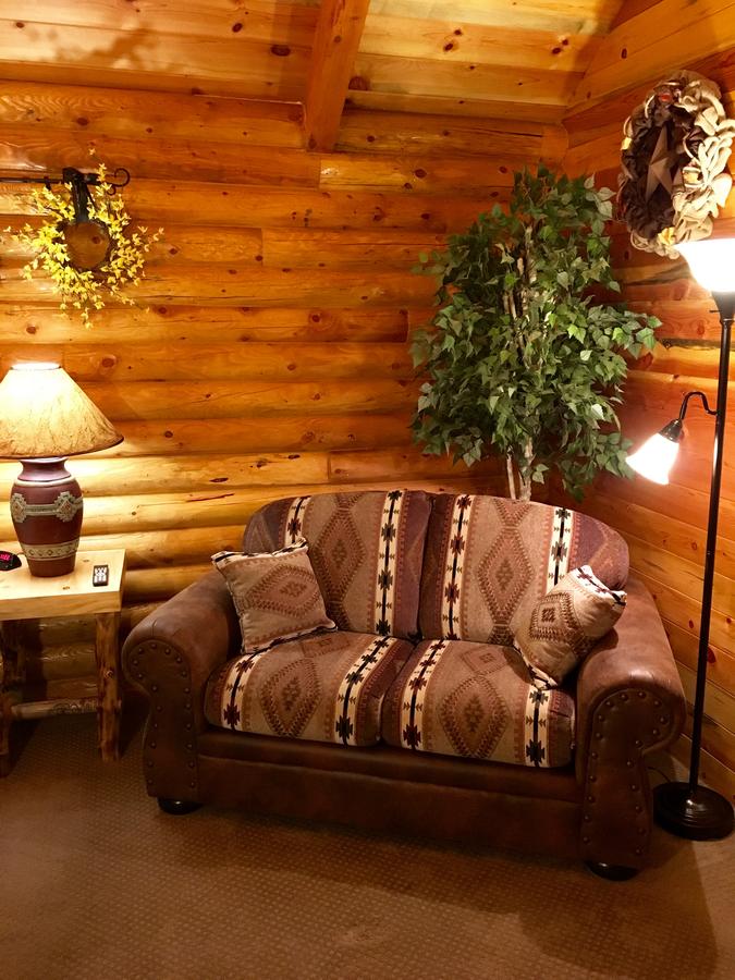 Bryce Canyon Log Cabins - thumb 6