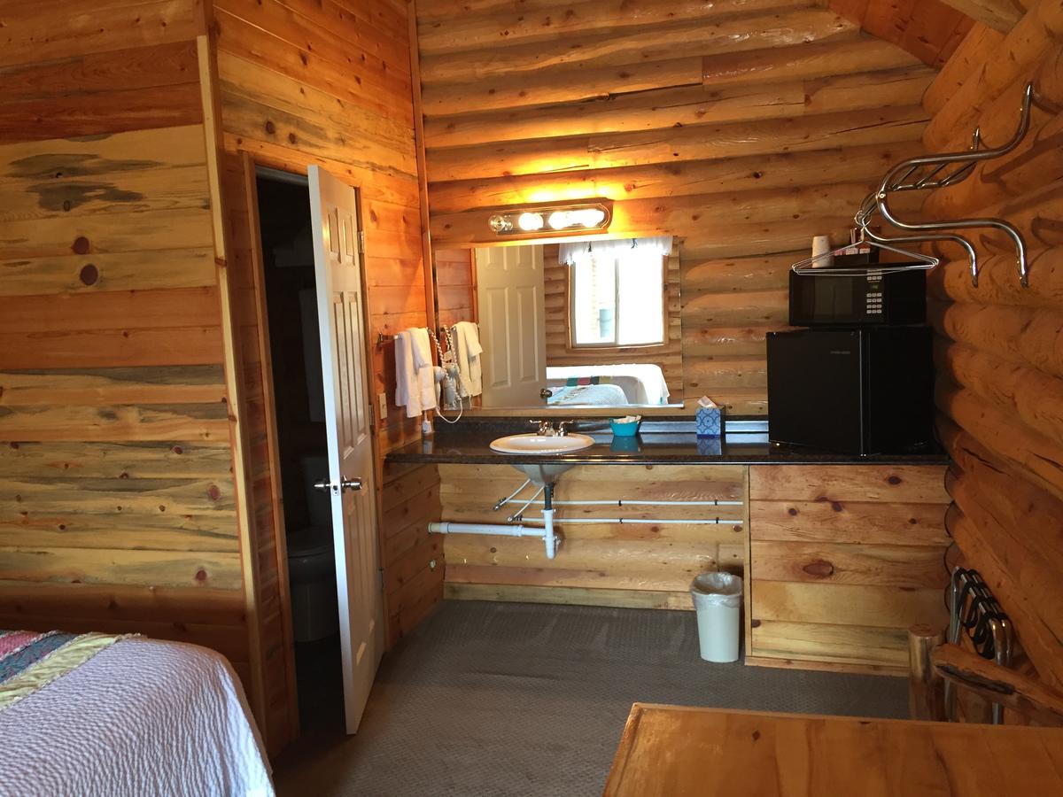 Bryce Canyon Log Cabins - thumb 14