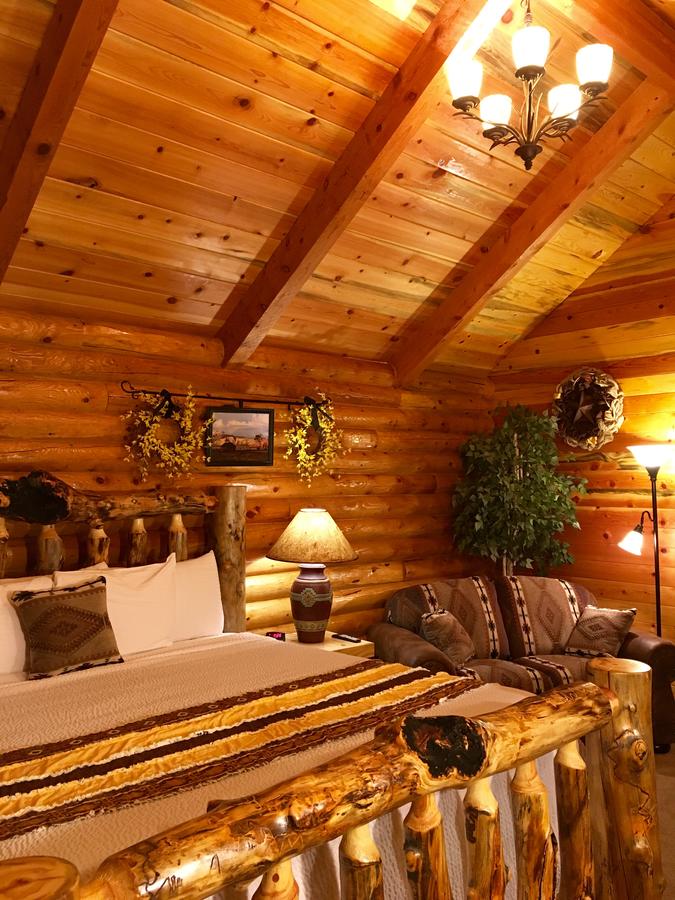 Bryce Canyon Log Cabins - thumb 2