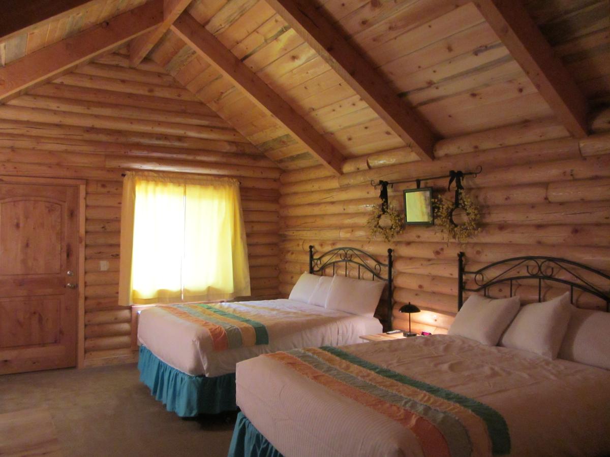 Bryce Canyon Log Cabins - thumb 16