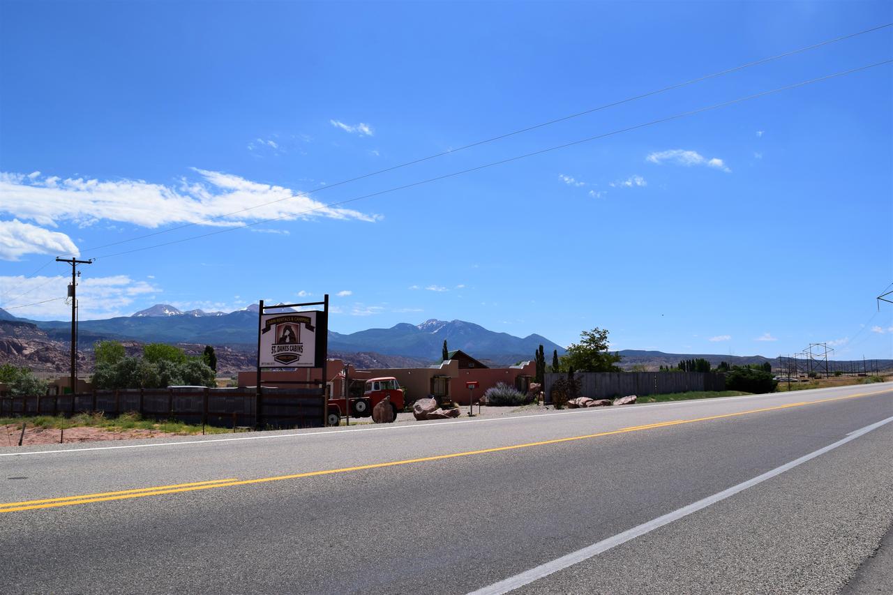 Desert Juniper Adobe Cabin At St. Danes Cabins - thumb 3