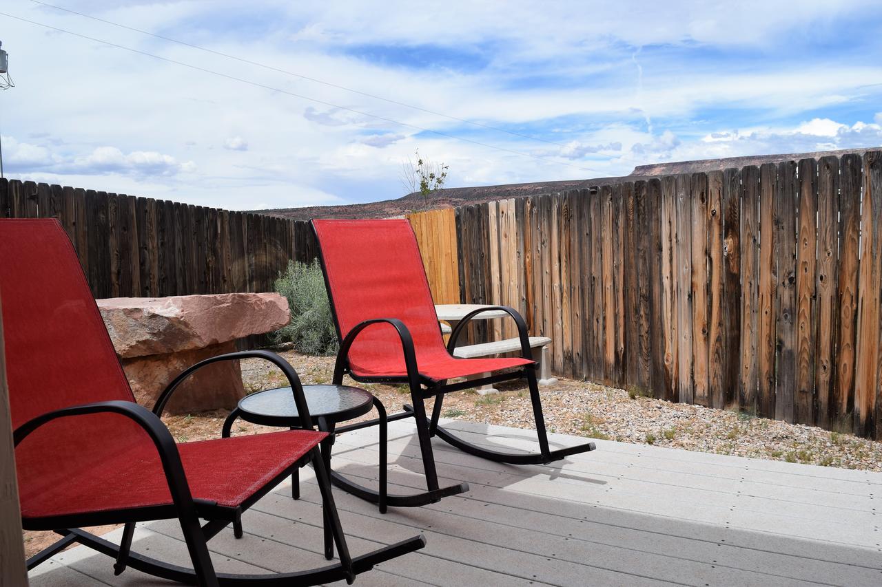 Desert Juniper Adobe Cabin At St. Danes Cabins - thumb 28