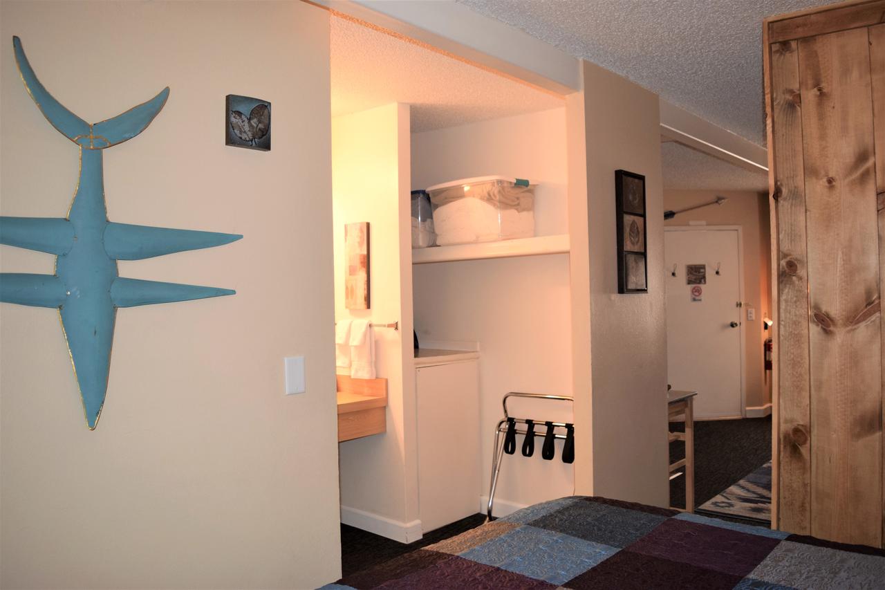 Desert Juniper Adobe Cabin At St. Danes Cabins - thumb 21