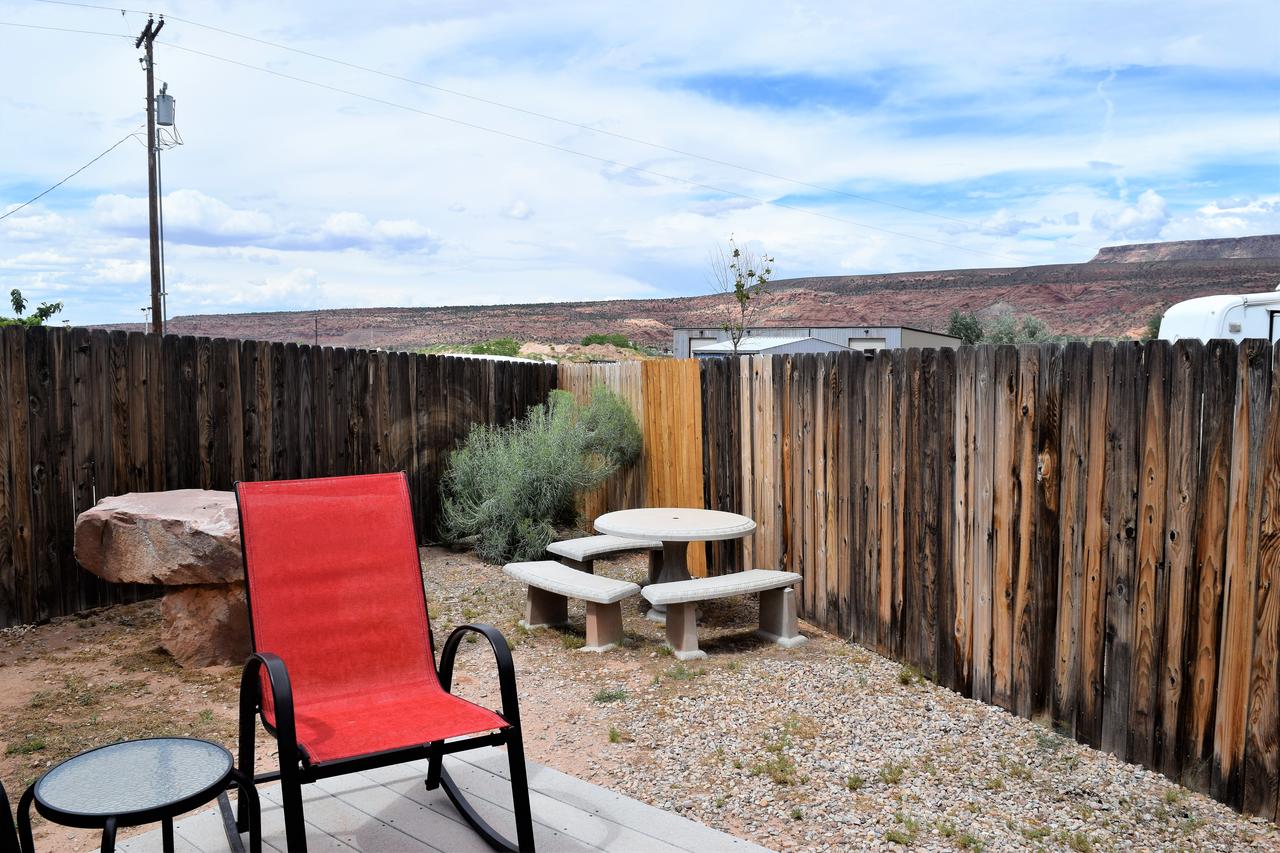 Desert Juniper Adobe Cabin At St. Danes Cabins - thumb 27