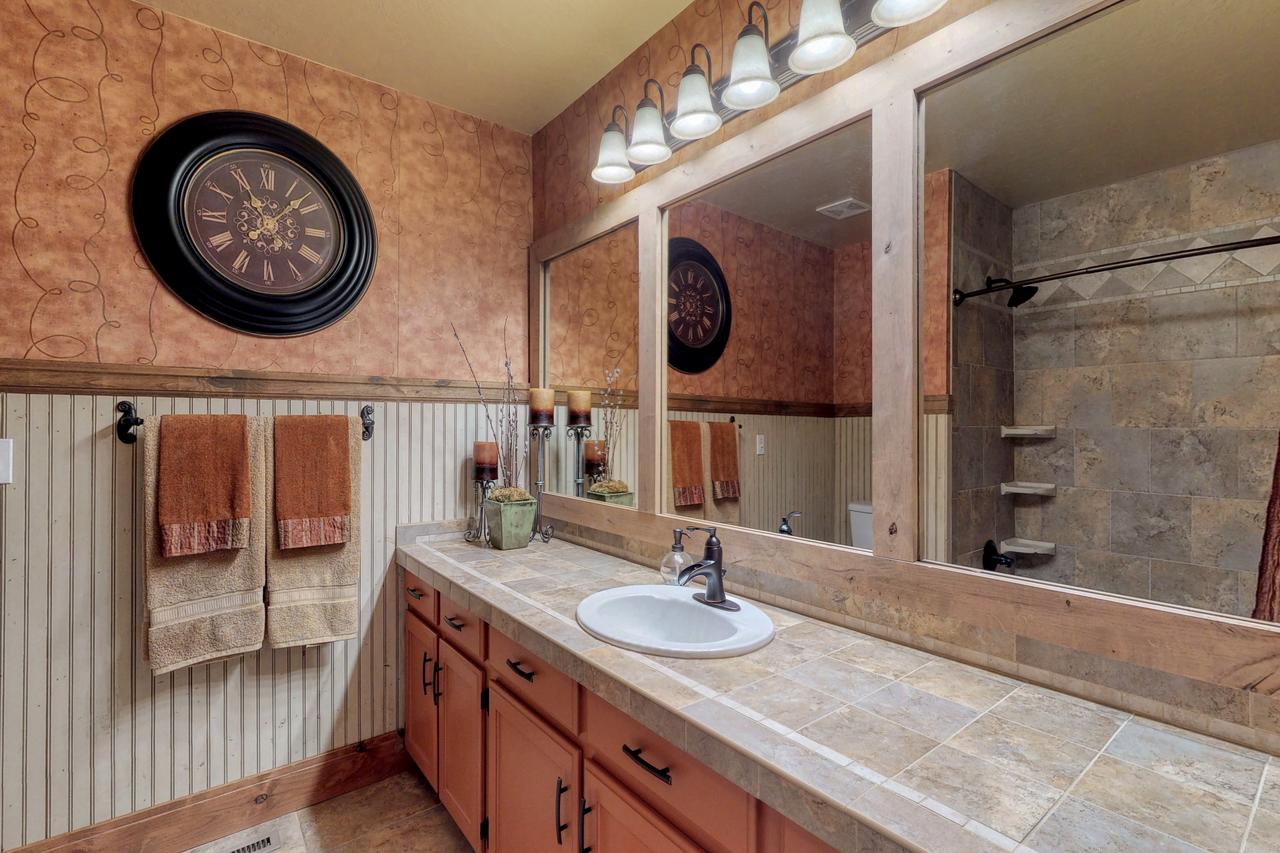 4 Bed 4 Bath Vacation Home In Oaks At Wasatch - thumb 19