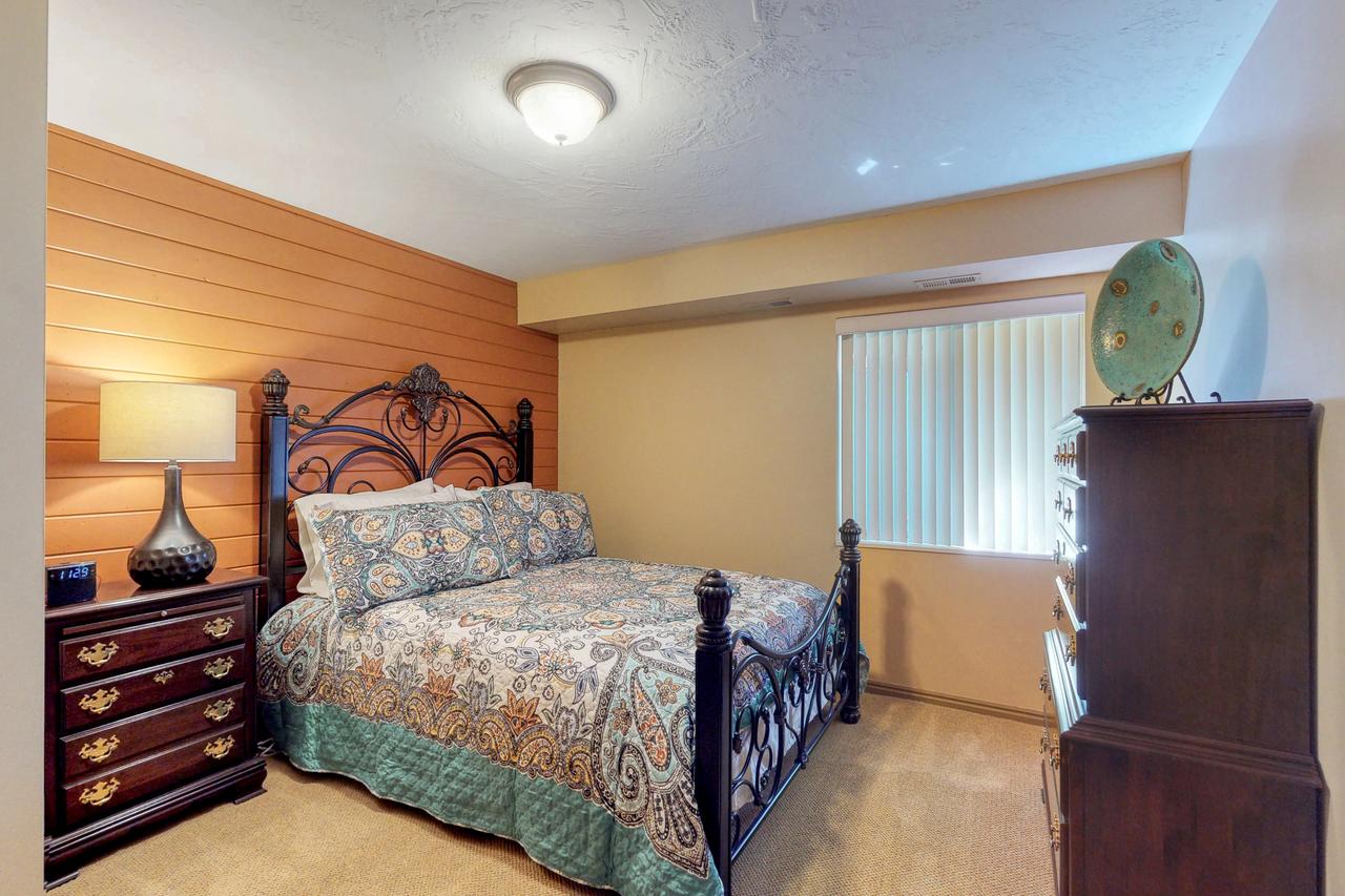 4 Bed 4 Bath Vacation Home In Oaks At Wasatch - thumb 16