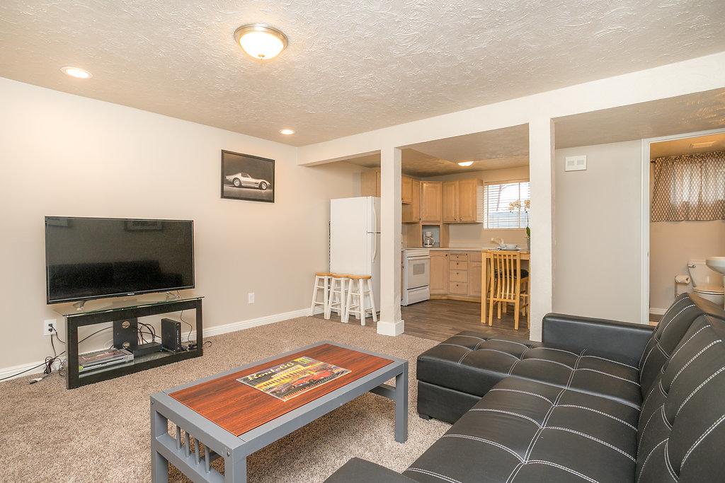 Cozy Just Remodeled House Near SKI Resorts - thumb 25