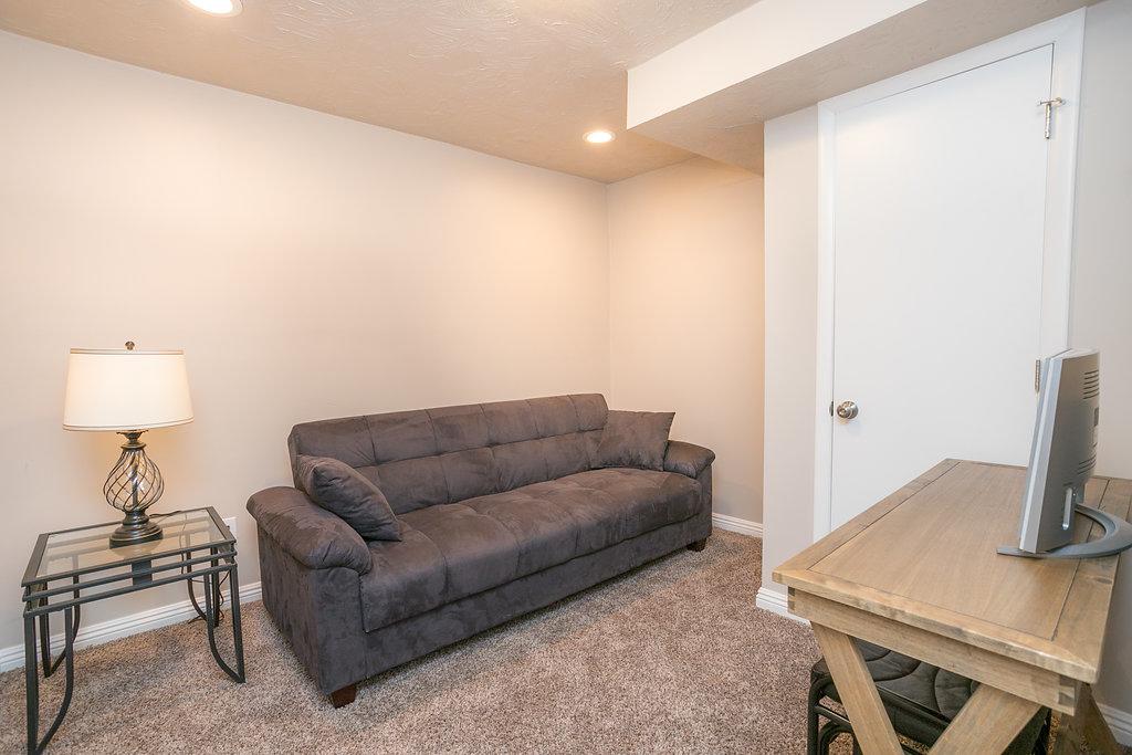 Cozy Just Remodeled House Near SKI Resorts - thumb 32