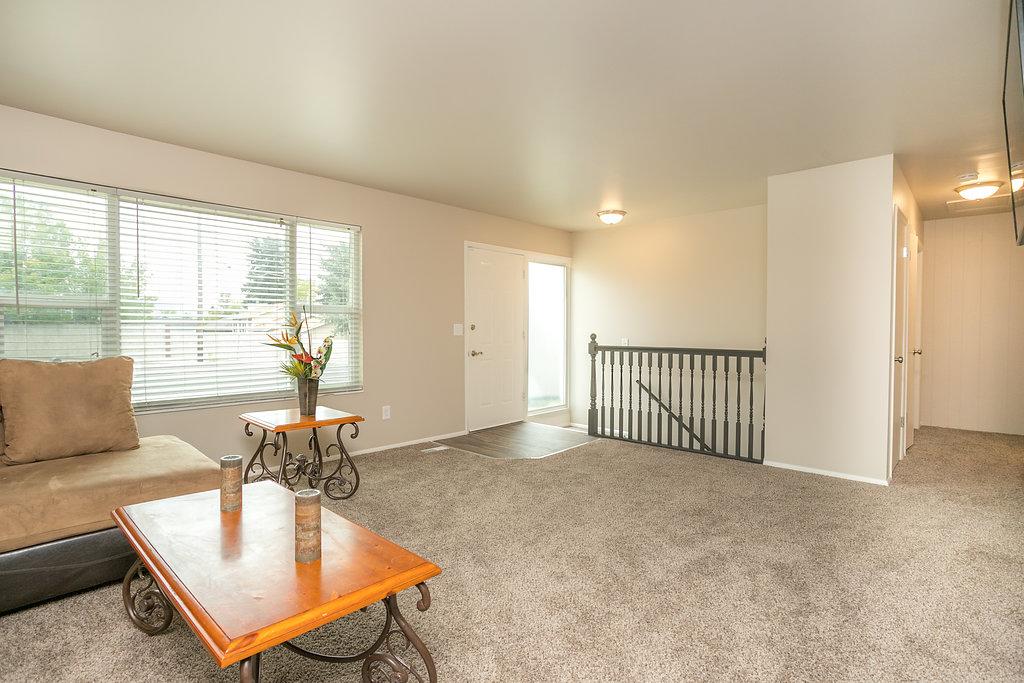 Cozy Just Remodeled House Near SKI Resorts - thumb 17