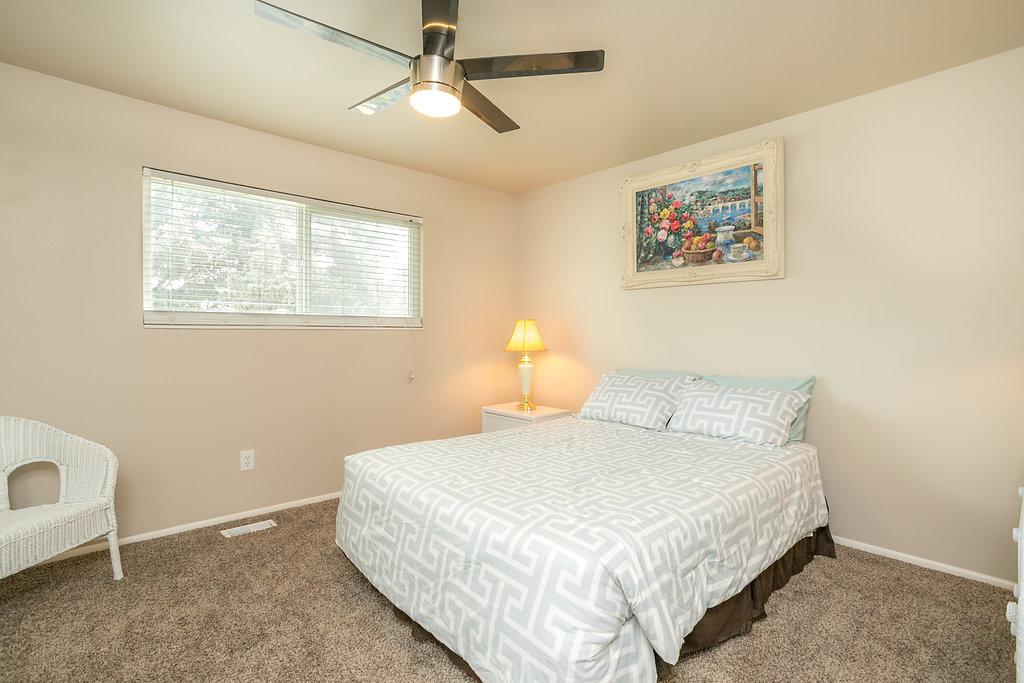 Cozy Just Remodeled House Near SKI Resorts - thumb 18