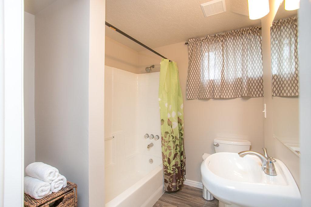Cozy Just Remodeled House Near SKI Resorts - thumb 30