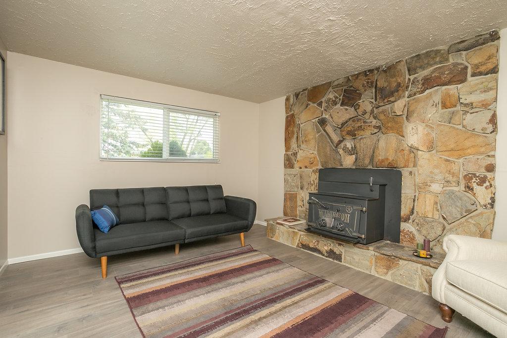 Cozy Just Remodeled House Near SKI Resorts - thumb 11