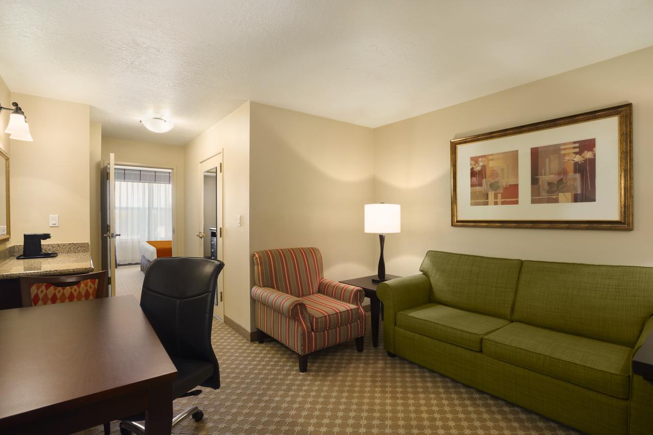 Country Inn & Suites By Radisson, Bountiful, UT - thumb 10