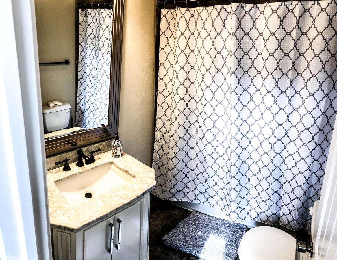 Distinct Tudor House In Salt Lake City - thumb 18