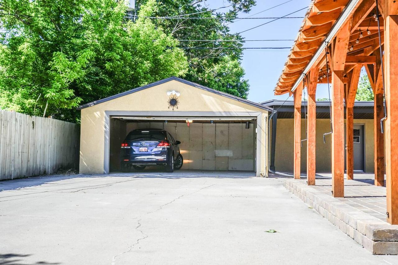 Distinct Tudor House In Salt Lake City - thumb 4