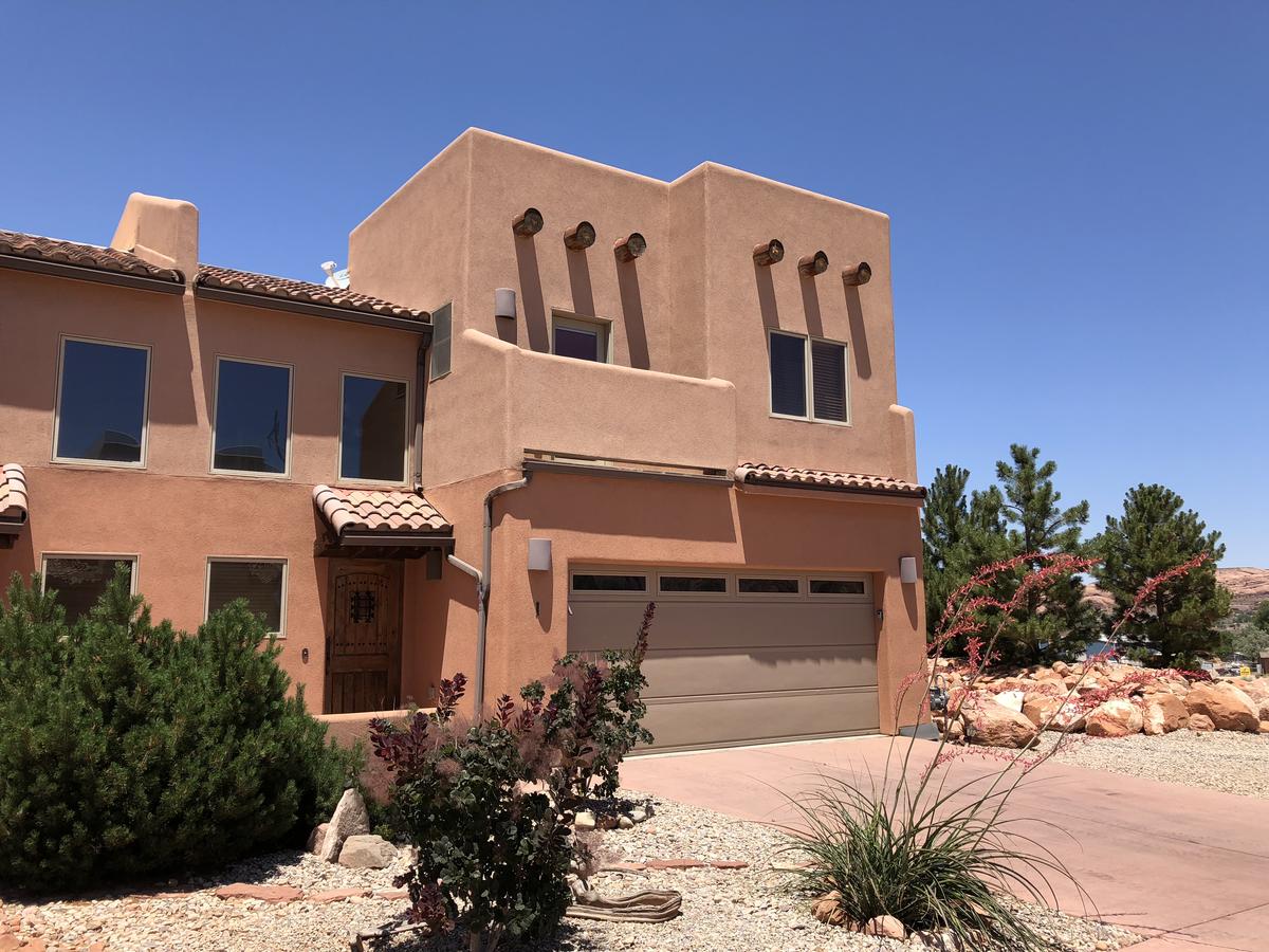 1 Desert Winds Drive - thumb 0