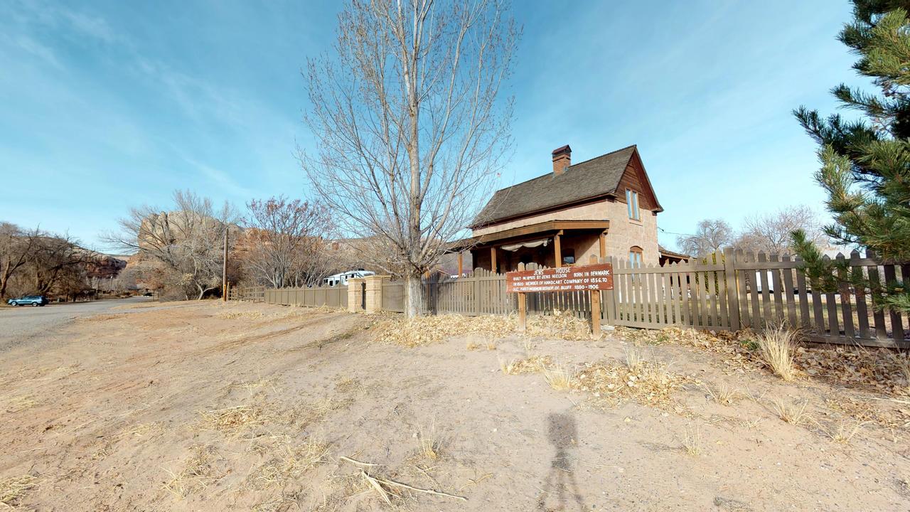 Jens Nielsen House In Bluff Utah - thumb 43