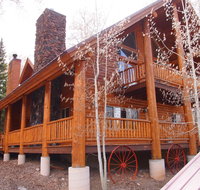 The Bison Sleeps 10 King Master  Crib W/D Stocked Kitchen - Hotels Santiago