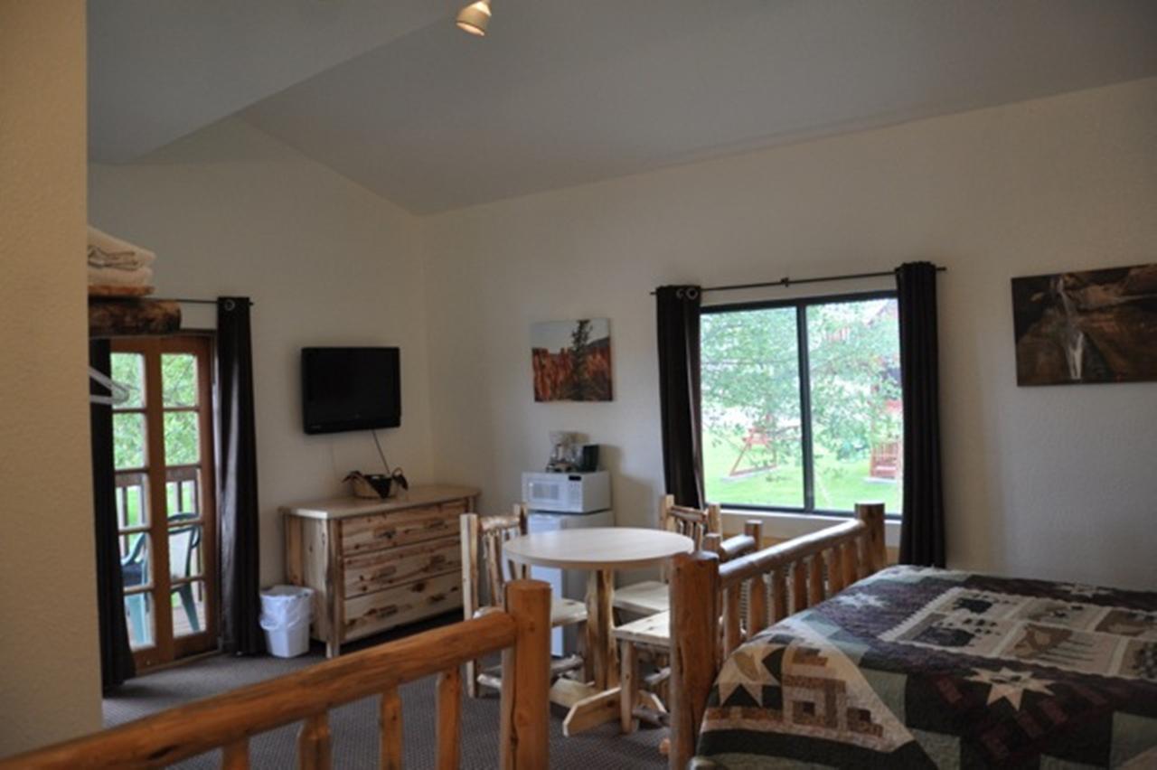 Bryce Country Cabins - thumb 12