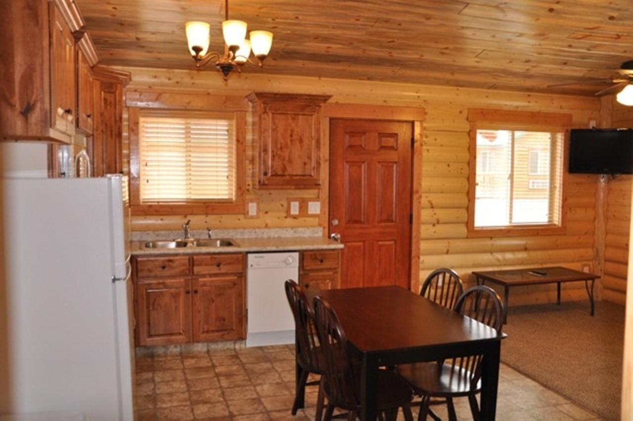 Bryce Country Cabins - thumb 19