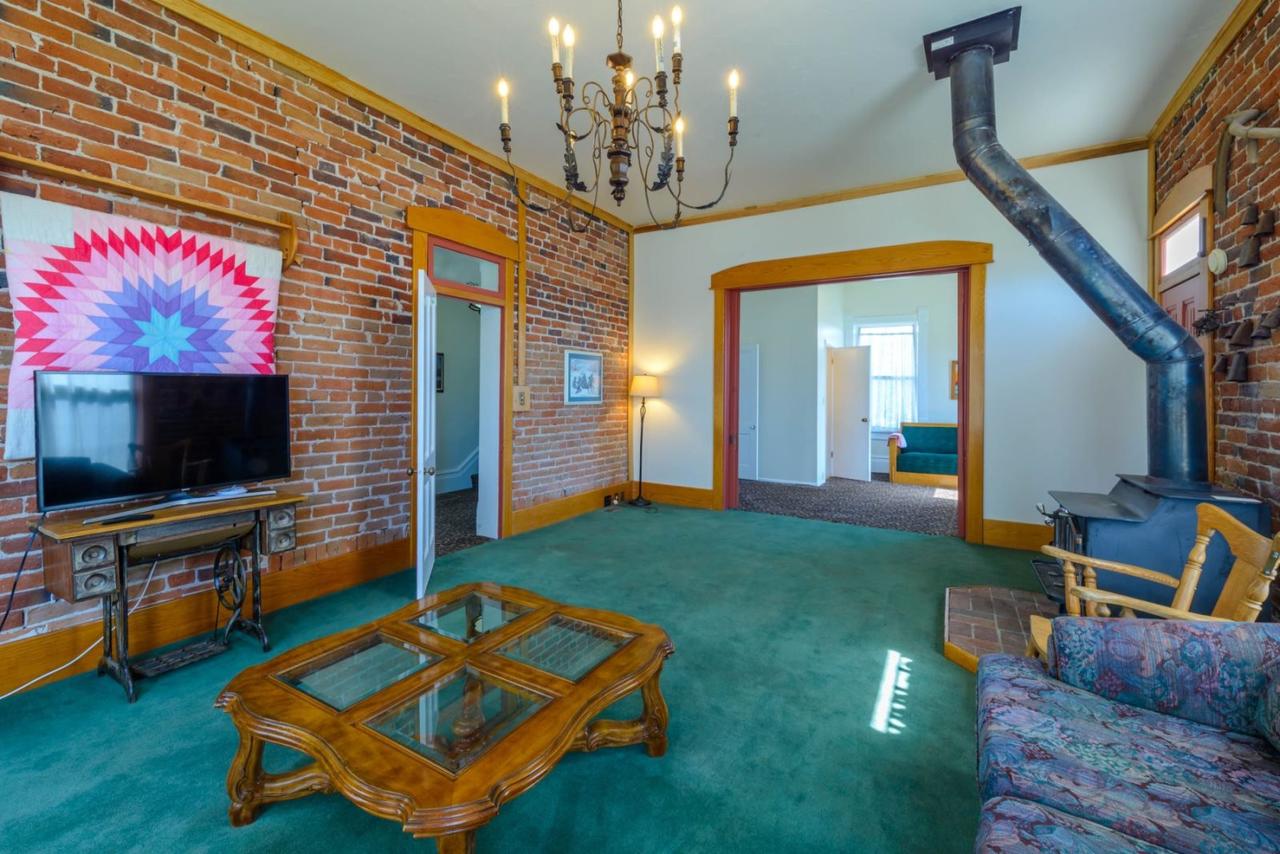 Heywood Heritage Home - thumb 8