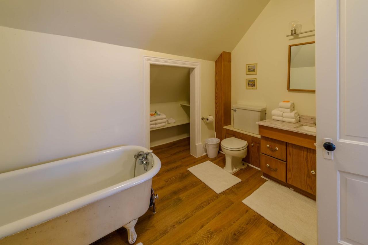 Heywood Heritage Home - thumb 20