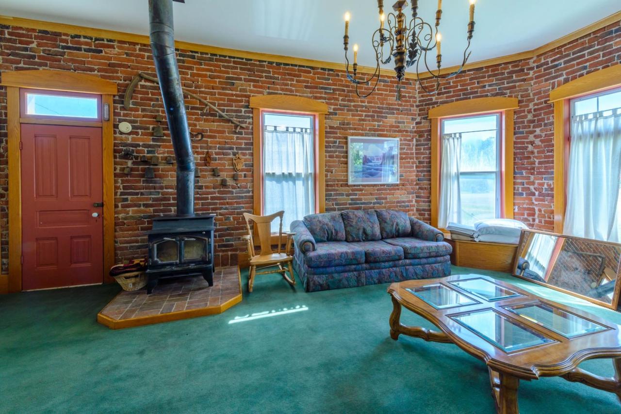 Heywood Heritage Home - thumb 18