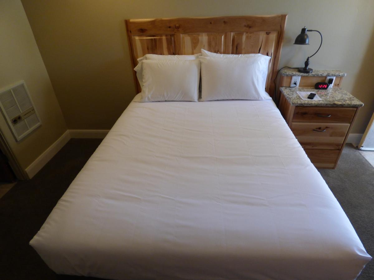 Canyon Lodge Motel - thumb 1