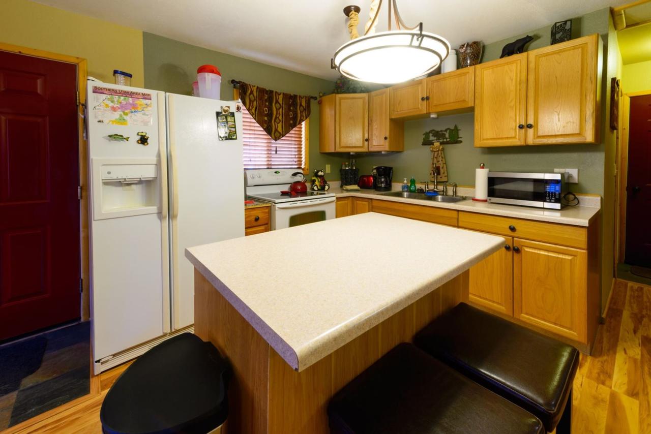 Strawberry Patch Cabin - thumb 11