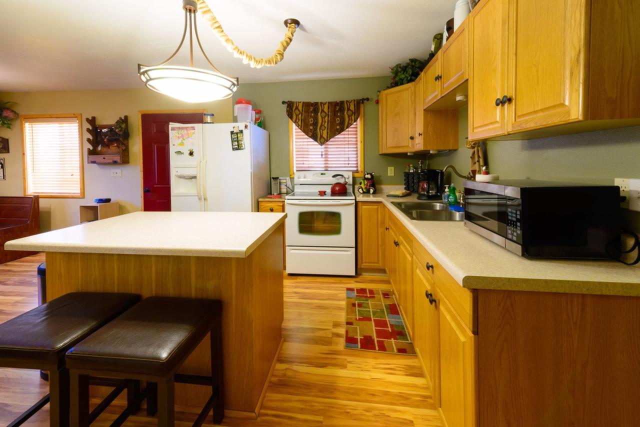 Strawberry Patch Cabin - thumb 13