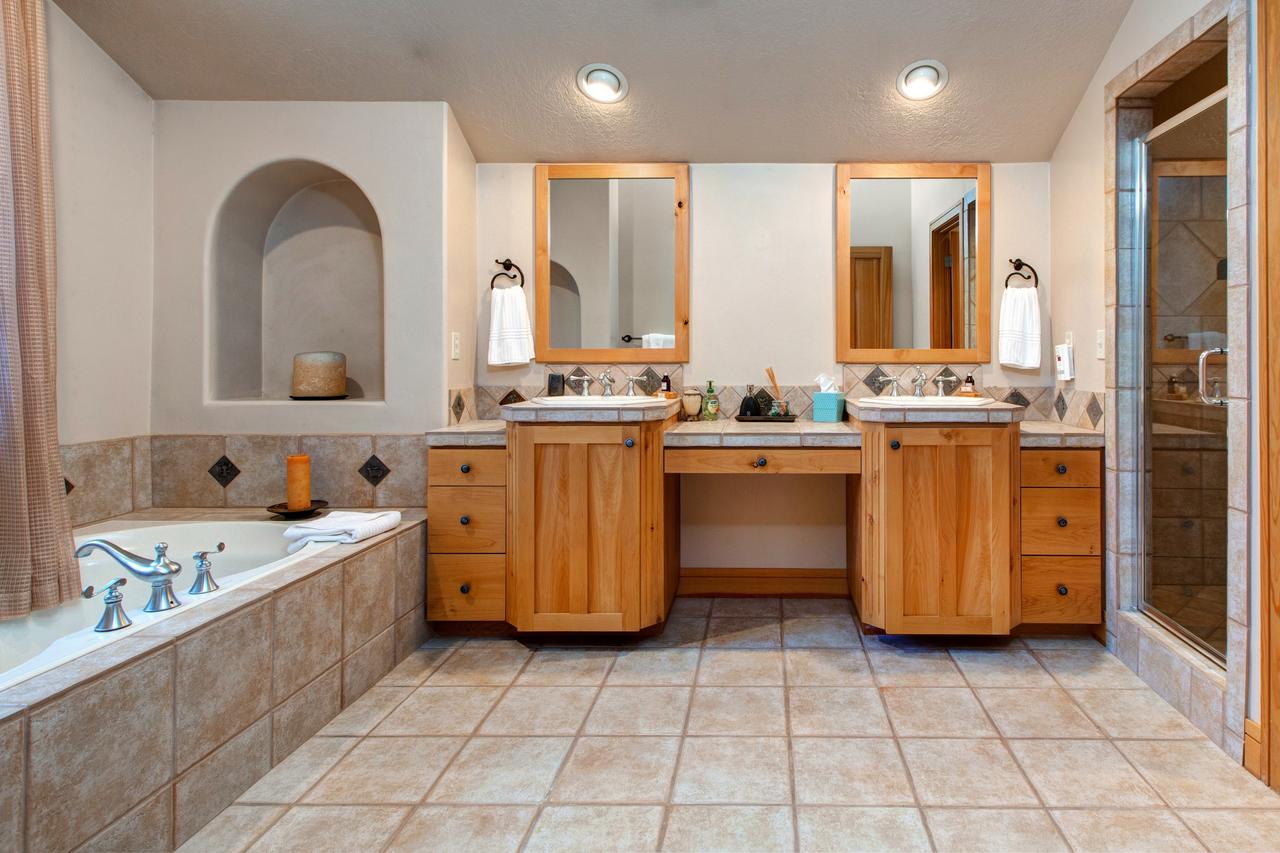 Abode At The Cove - thumb 33