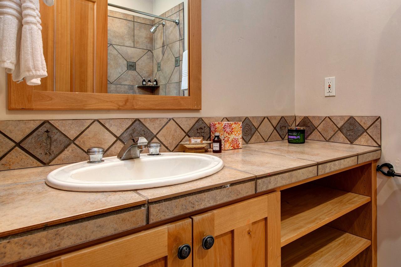 Abode At The Cove - thumb 34