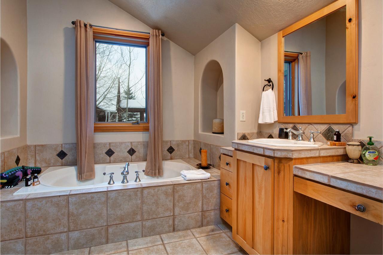 Abode At The Cove - thumb 30