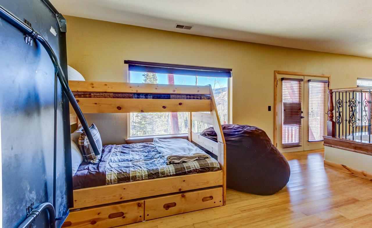 580 Hunter Ridge Dr - View~Topia - thumb 32