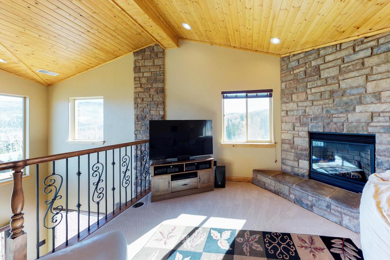 580 Hunter Ridge Dr - View~Topia - thumb 15