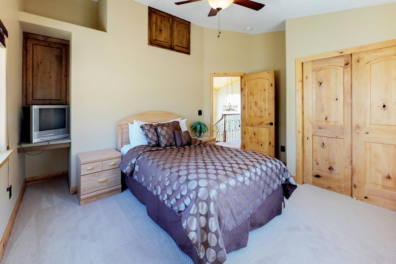 580 Hunter Ridge Dr - View~Topia - thumb 37