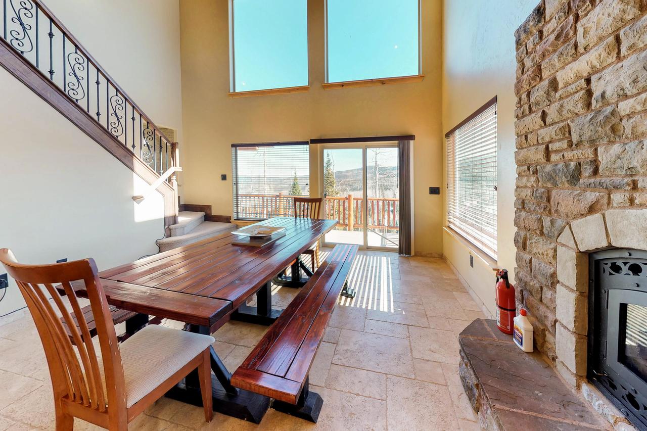 580 Hunter Ridge Dr - View~Topia - thumb 10