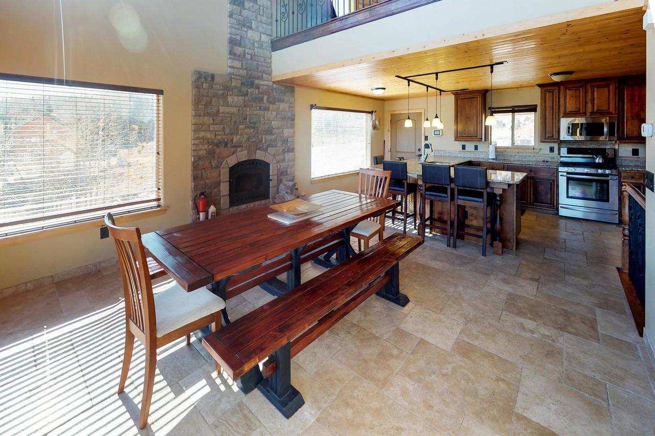 580 Hunter Ridge Dr - View~Topia - thumb 17