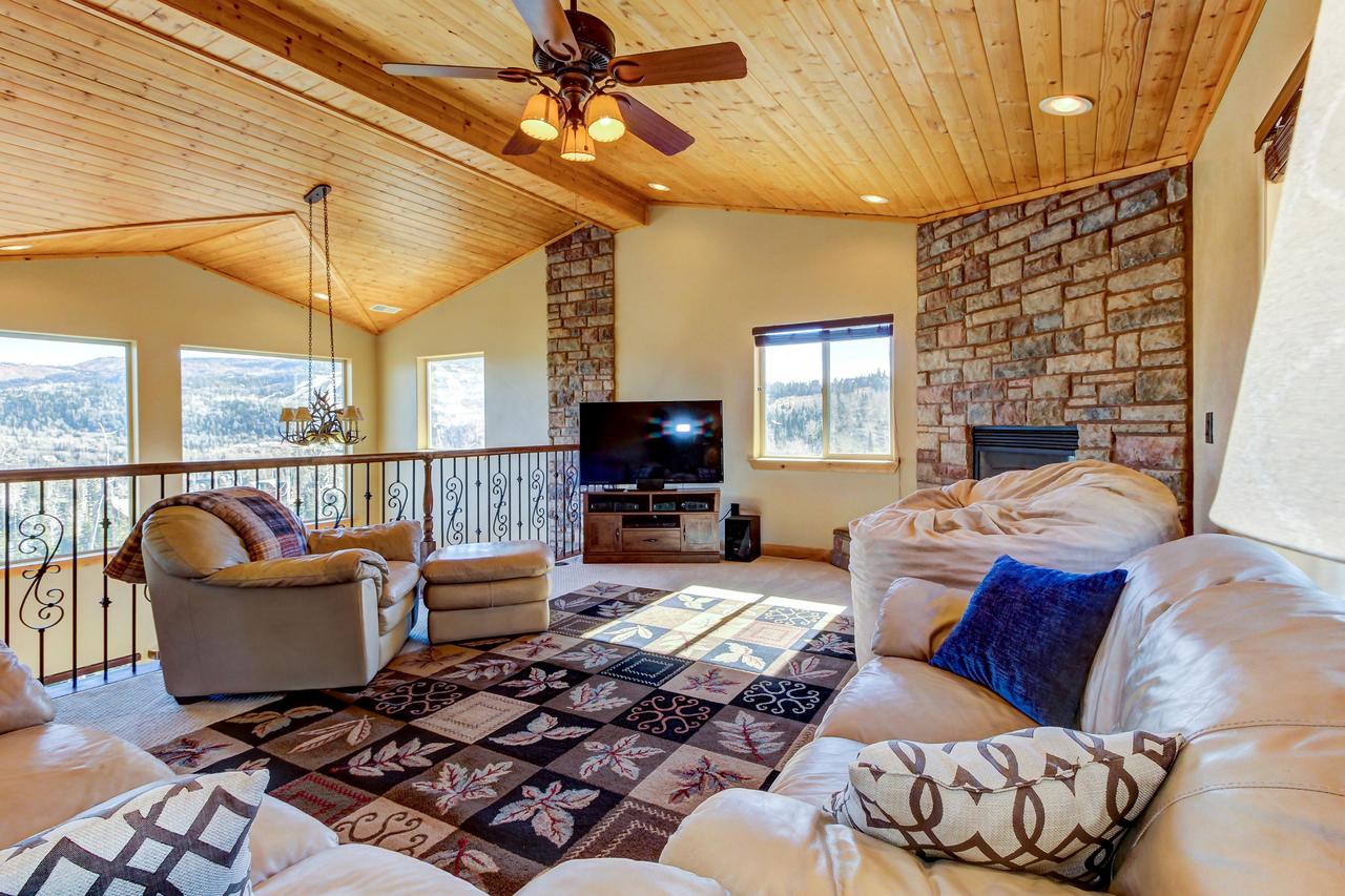 580 Hunter Ridge Dr - View~Topia - thumb 18