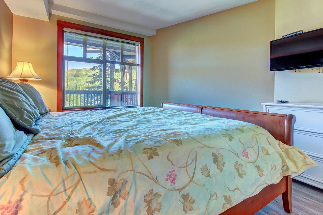 Eagle Springs East 305: House Sparrow Suite - thumb 23