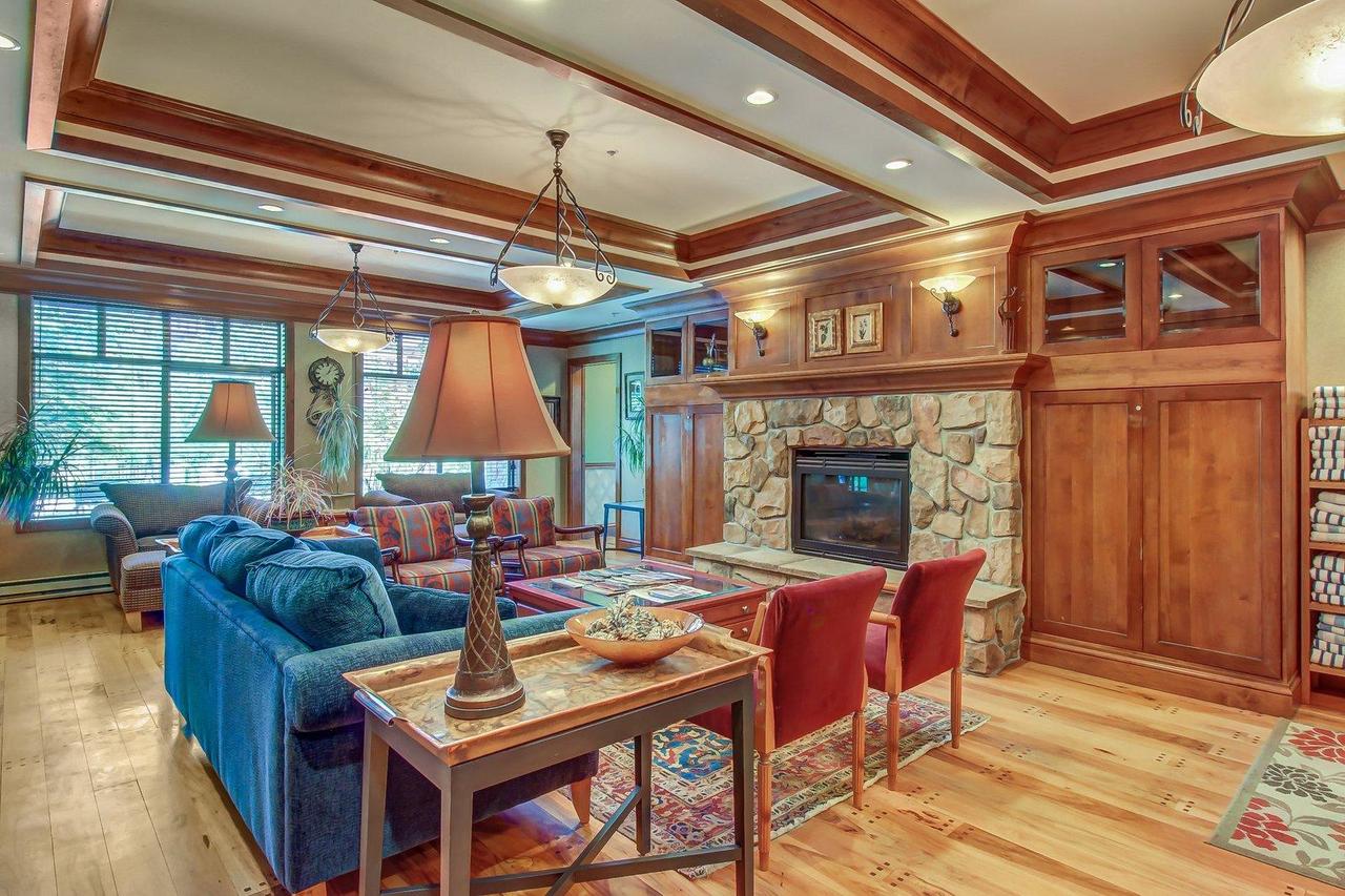 Eagle Springs East 305: House Sparrow Suite - thumb 1
