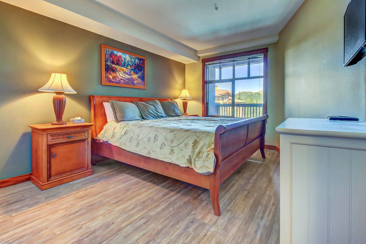 Eagle Springs East 305: House Sparrow Suite - thumb 17