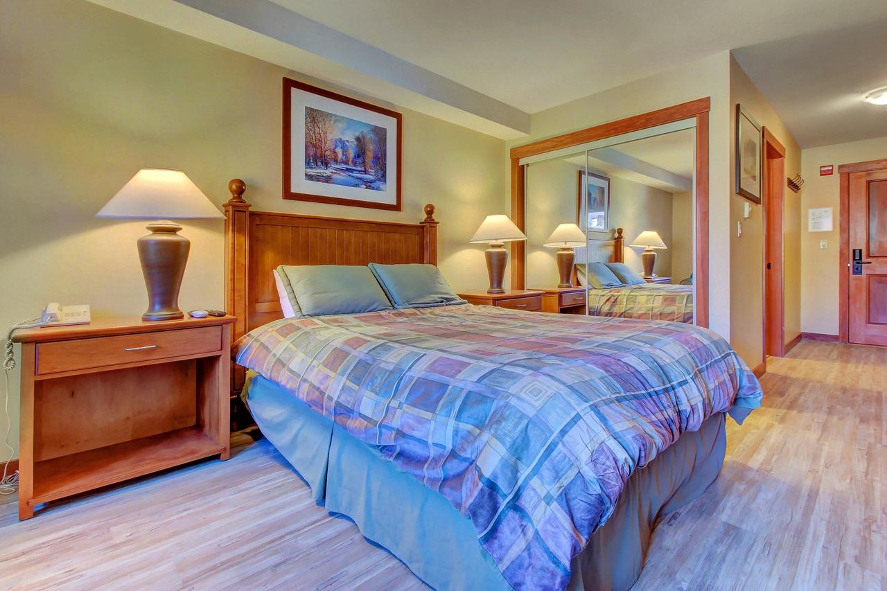 Eagle Springs East 305: House Sparrow Suite - thumb 27