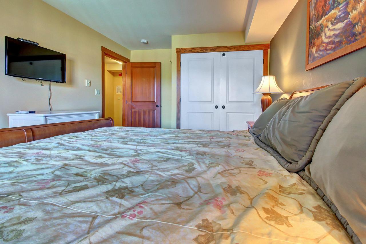 Eagle Springs East 305: House Sparrow Suite - thumb 22