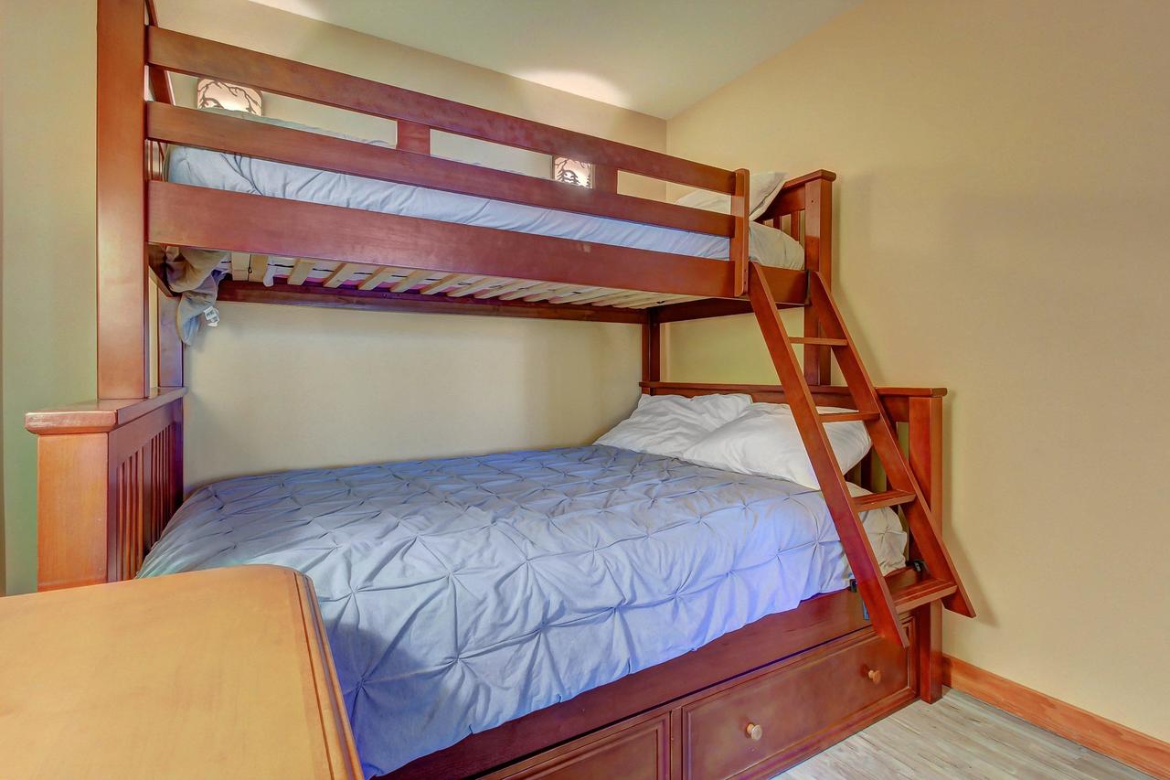 Eagle Springs East 305: House Sparrow Suite - thumb 14