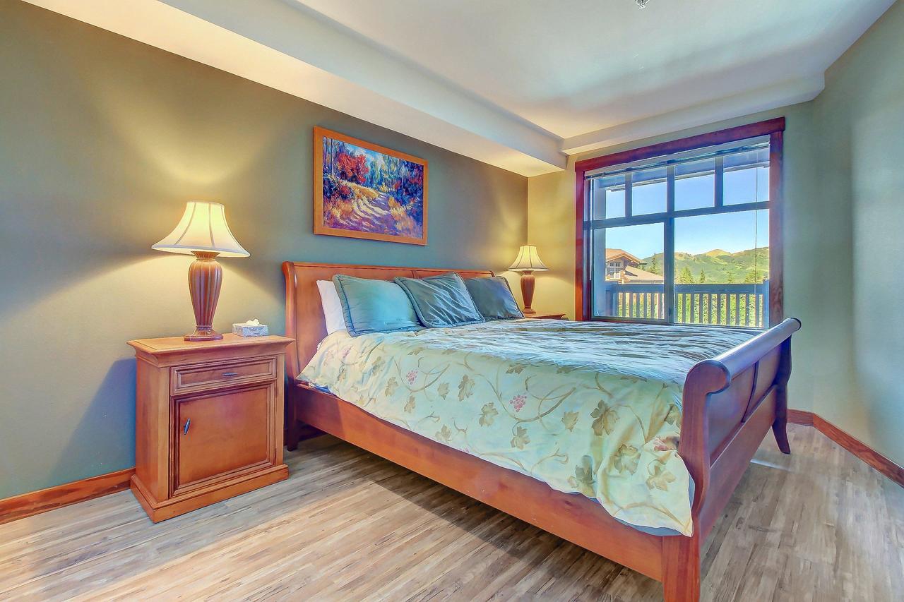 Eagle Springs East 305: House Sparrow Suite - thumb 24