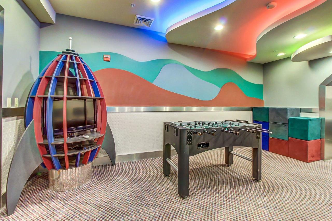 Eagle Springs East 305: House Sparrow Suite - thumb 3