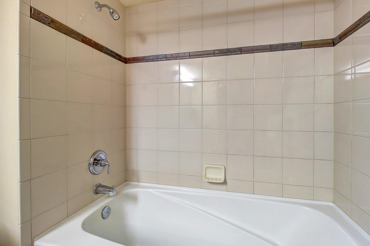 Eagle Springs East 305: House Sparrow Suite - thumb 25