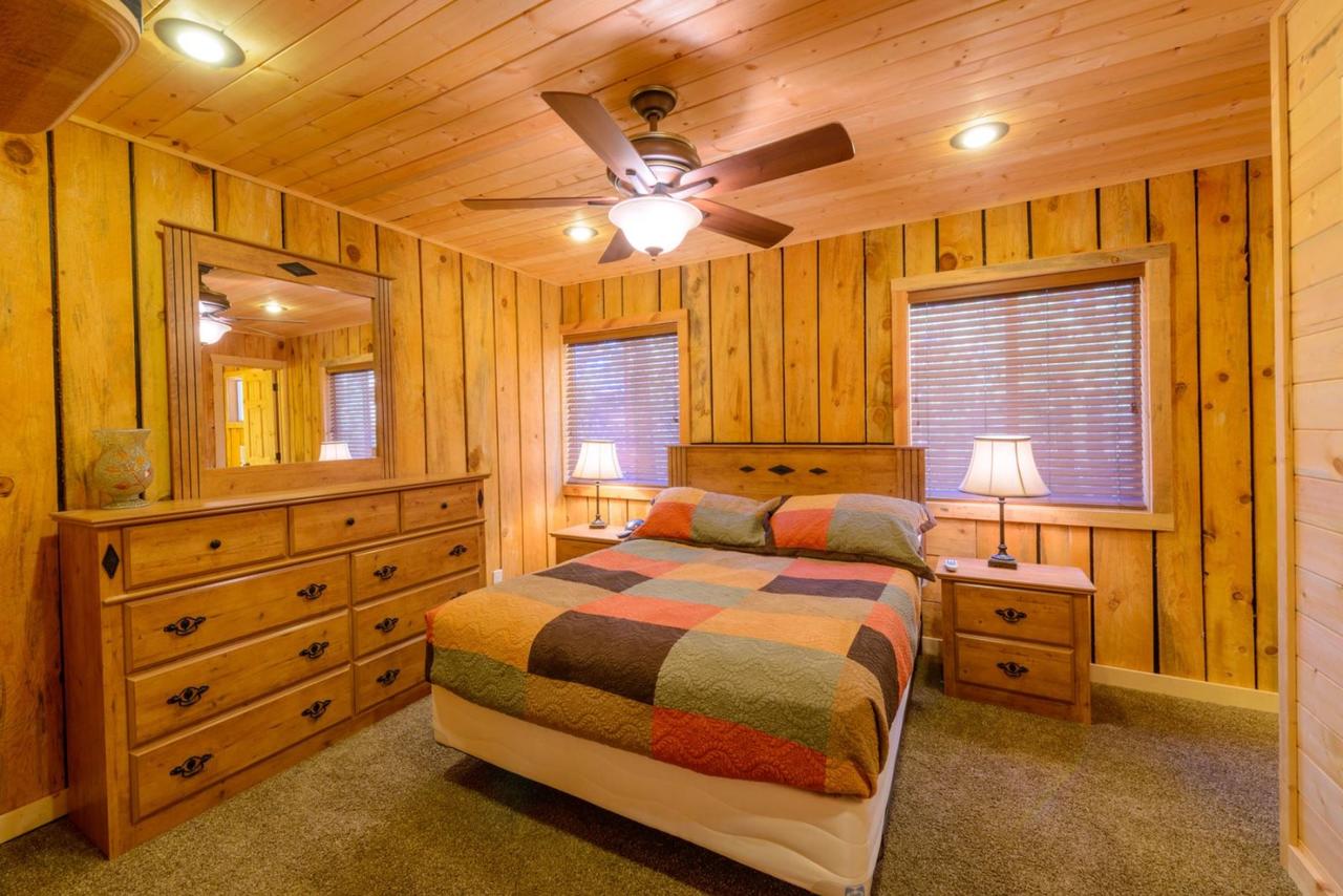 Triebold's Getaway Cabin - thumb 13